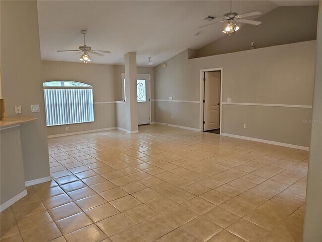 Foto del edificio - 124 Foxhall Ln