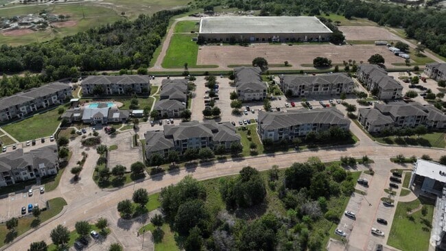  - The Bend at Crescent Pointe