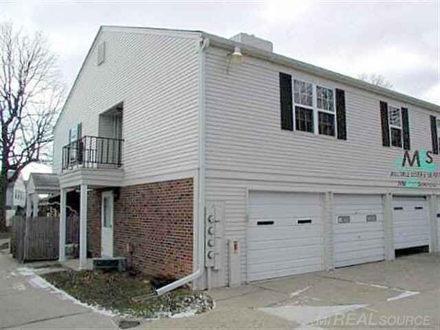 Foto principal - 24035 Meadowbridge Dr