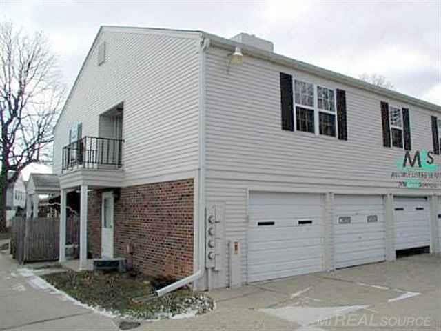 Primary Photo - 24035 Meadowbridge Dr