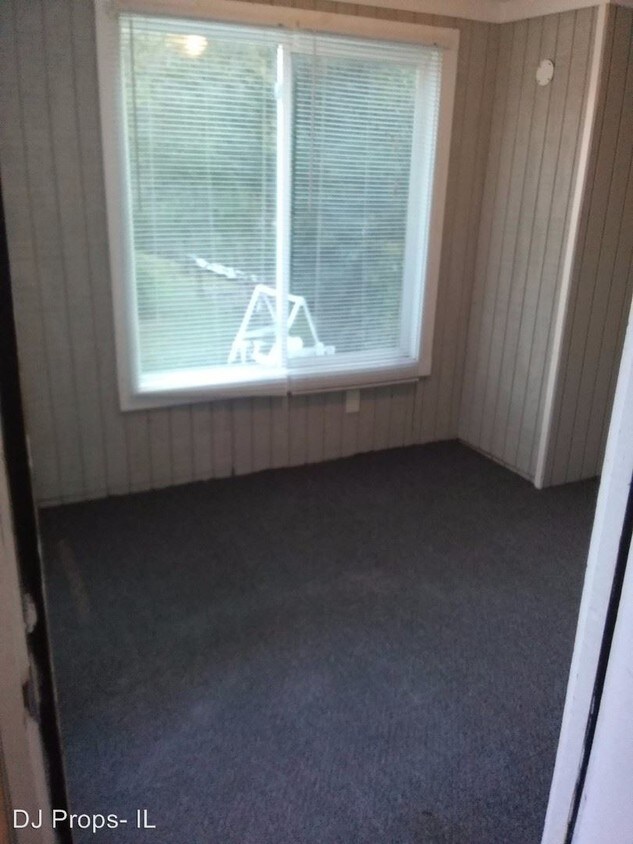 Primary Photo - 109 W 24th Ave