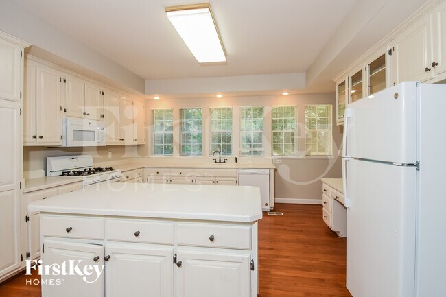 Foto del edificio - 9240 Charlton Pl