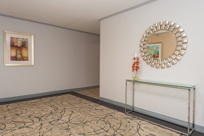 Foto del edificio - 250 Hammond Pond Pkwy