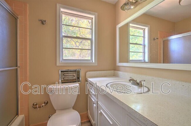 Foto del edificio - 733 Tanner Rd
