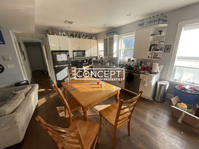 Foto del edificio - 19-A Parker Hill Ave. Unit 3