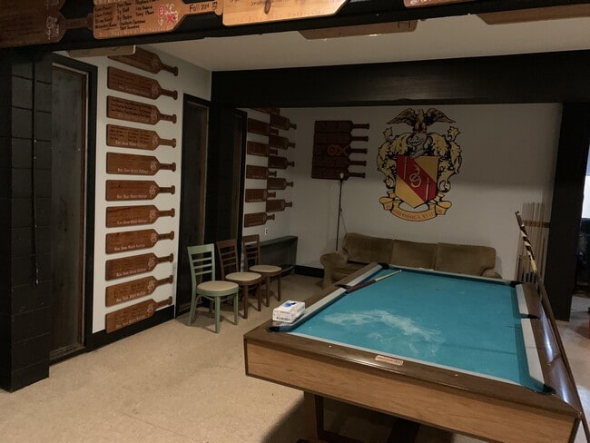 Building Photo - 123 S 11th St