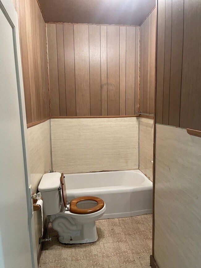 Foto del edificio - 3 Bedroom, 2 Bathroom Home for Rent