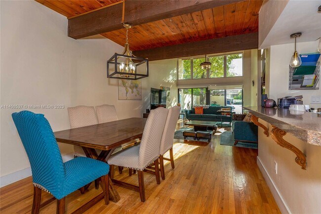 Foto del edificio - 7825 SW 103rd Pl