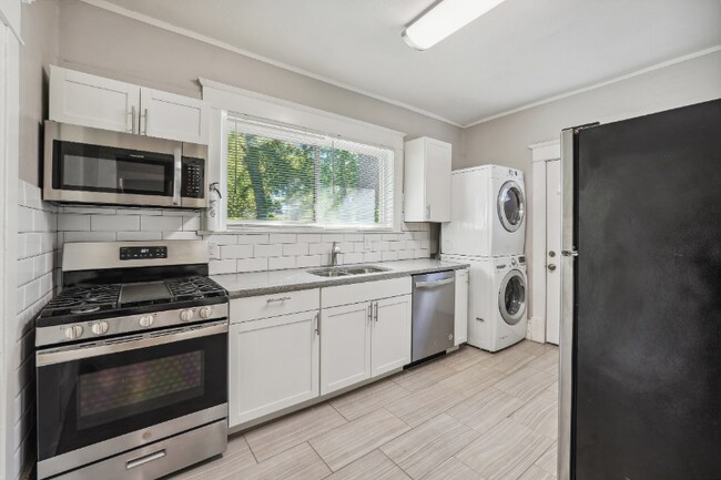 Foto del edificio - 1643 Ralph David Abernathy Blvd