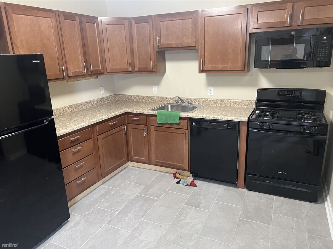 Primary Photo - 4 br, 2 bath House - (Uptown)close To Poin...