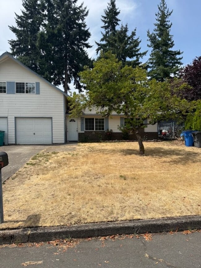 Building Photo - 2714 NE 84th Ave