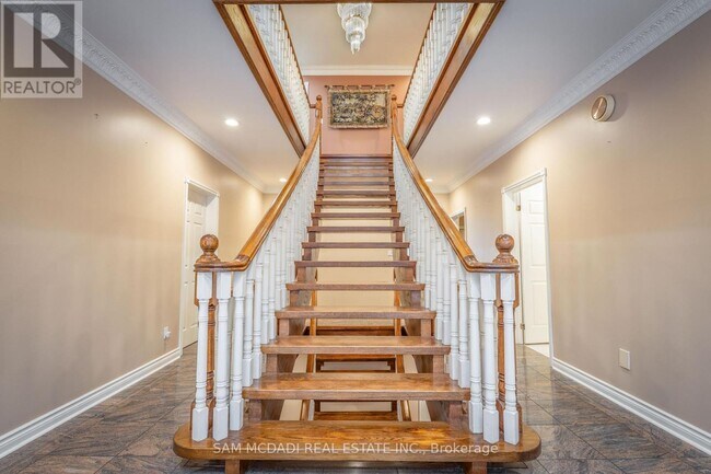 Photo du bâtiment - 2339 Glengarry Rd