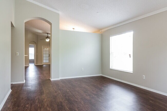 Building Photo - 1932 Wiregrass Ct