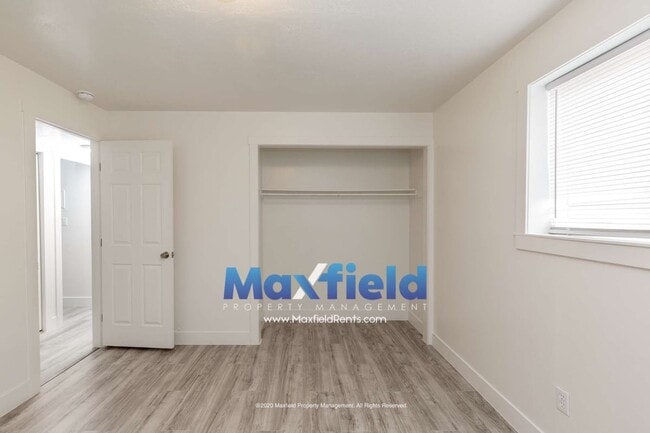 Building Photo - North Salt Lake 2 BD 1 BA - $500 Amazon Gift Card!! - $500.00 Security Deposit OAC -Brookside Lof...