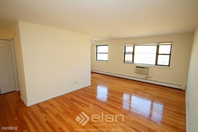 Foto del edificio - 6725 N Sheridan Rd