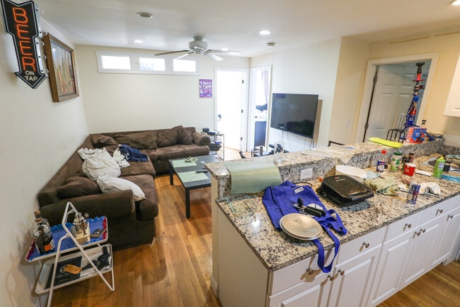 Photo - 60 Egmont St Apartment