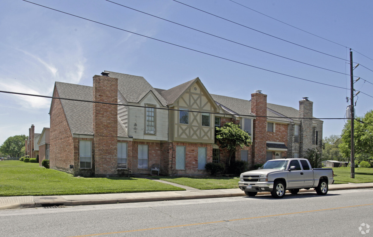 Primary Photo - Mayfair Village Townhomes