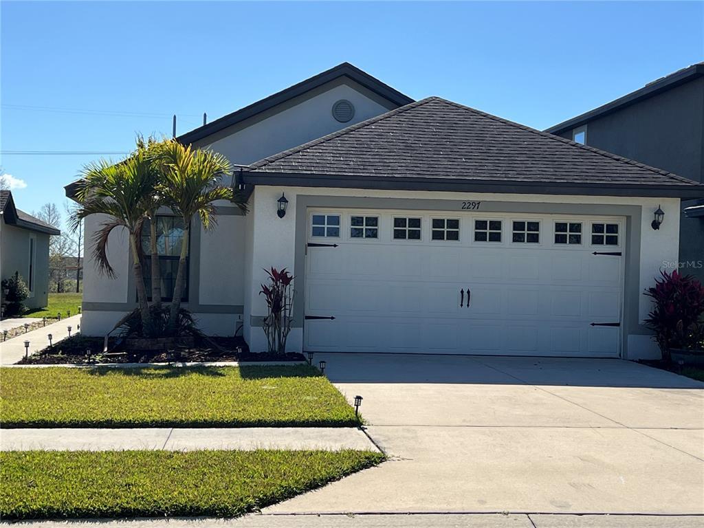 Foto principal - 2297 Caspian Dr