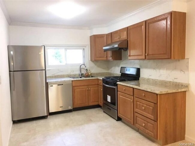 Building Photo - 323 Orchard Dr