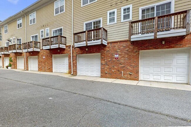Foto del edificio - 2652 Weddington Ave