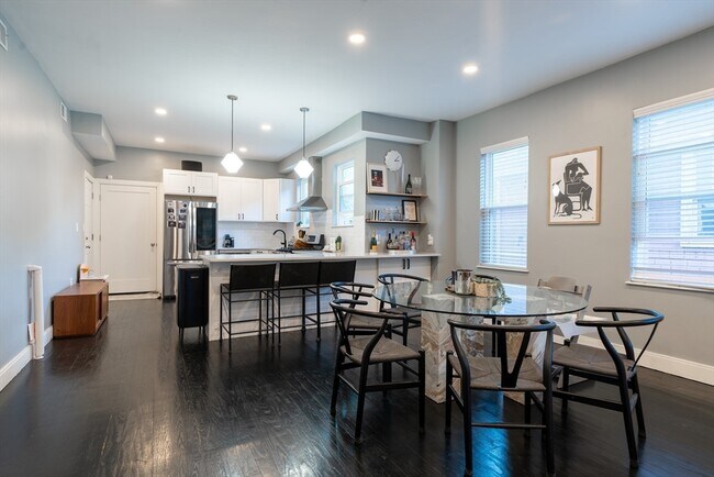 Building Photo - 16 Pasadena Rd