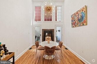 Building Photo - 427 S Eden St