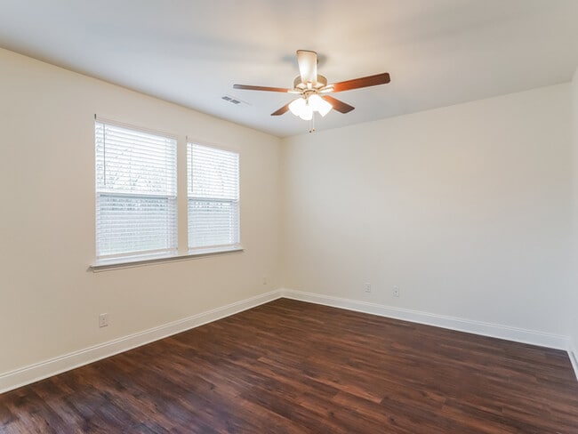 Building Photo - 127 Marin Dr