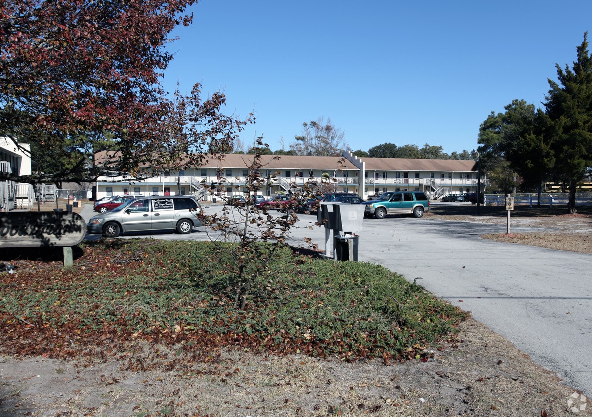 Building Photo - Briarwood