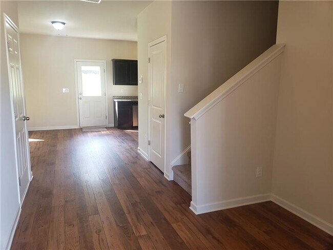 Building Photo - 269 Maxton Ave