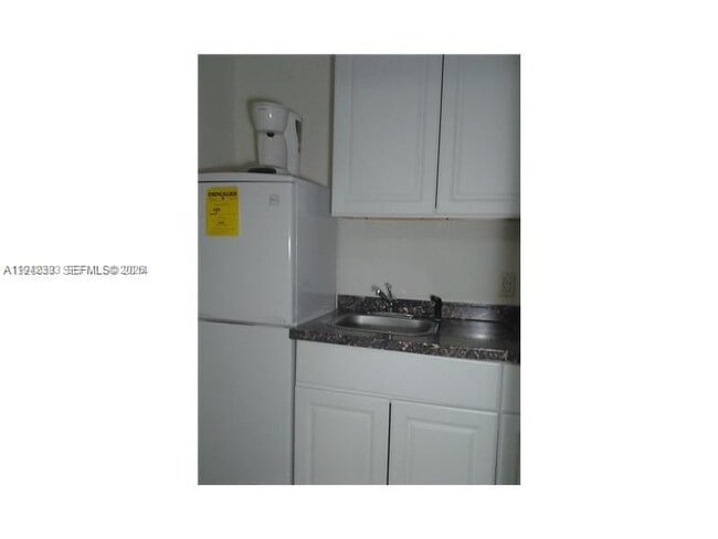 Building Photo - 2020 NE 26th St