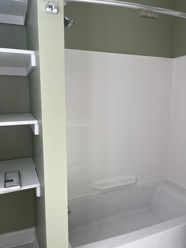 bathroom - 2926 N Calvert St
