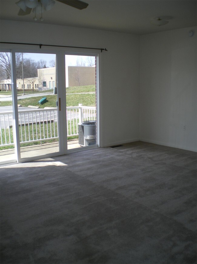 Building Photo - 903 Quarry Rd