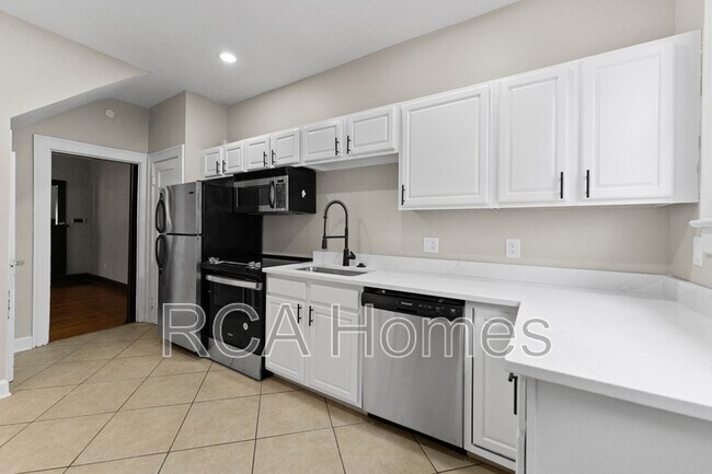 Foto del edificio - 4704 Broadway St