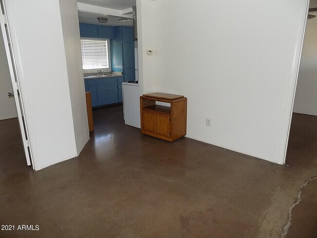 Foto del edificio - 1230 E Spence Ave