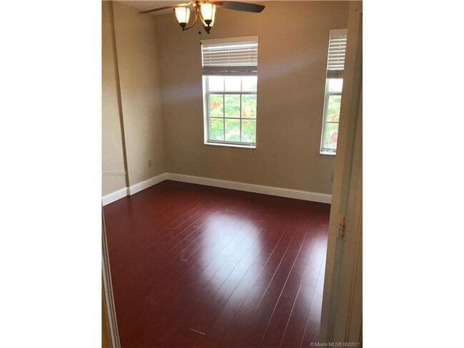 Foto del edificio - 715 SW 148th Ave
