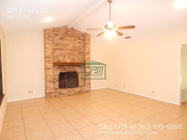 Building Photo - 805 Corey Dr