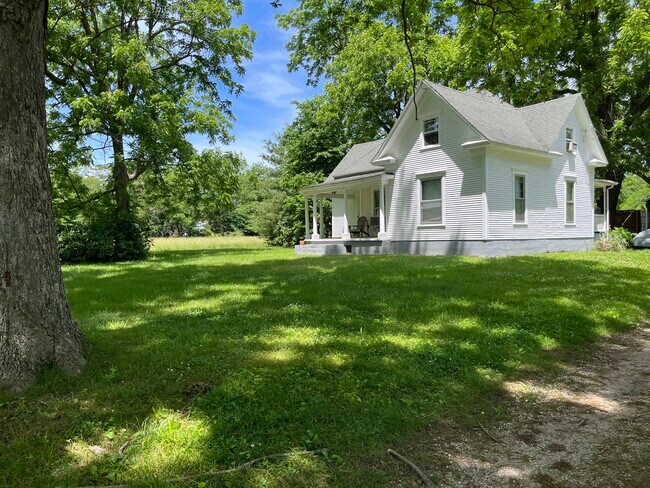 Building Photo - 139 E Miller Rd