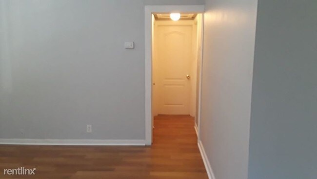 Building Photo - 2 br, 1 bath House - 2202 Evergreen ave