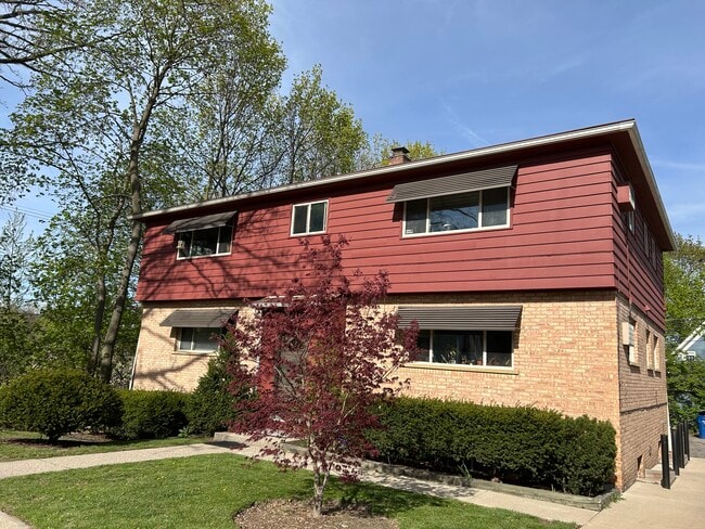 Building Photo - 6 Parkview Pl