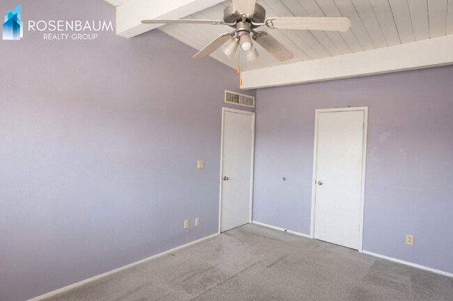 Foto del edificio - Charming 2 Bed, 2 Bath Appartment with Balcony, Central A/C & Pet-Friendly Living!