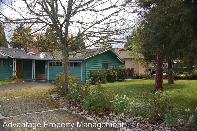 Building Photo - 3 br, 1.5 bath House - 259 WALNUT DR