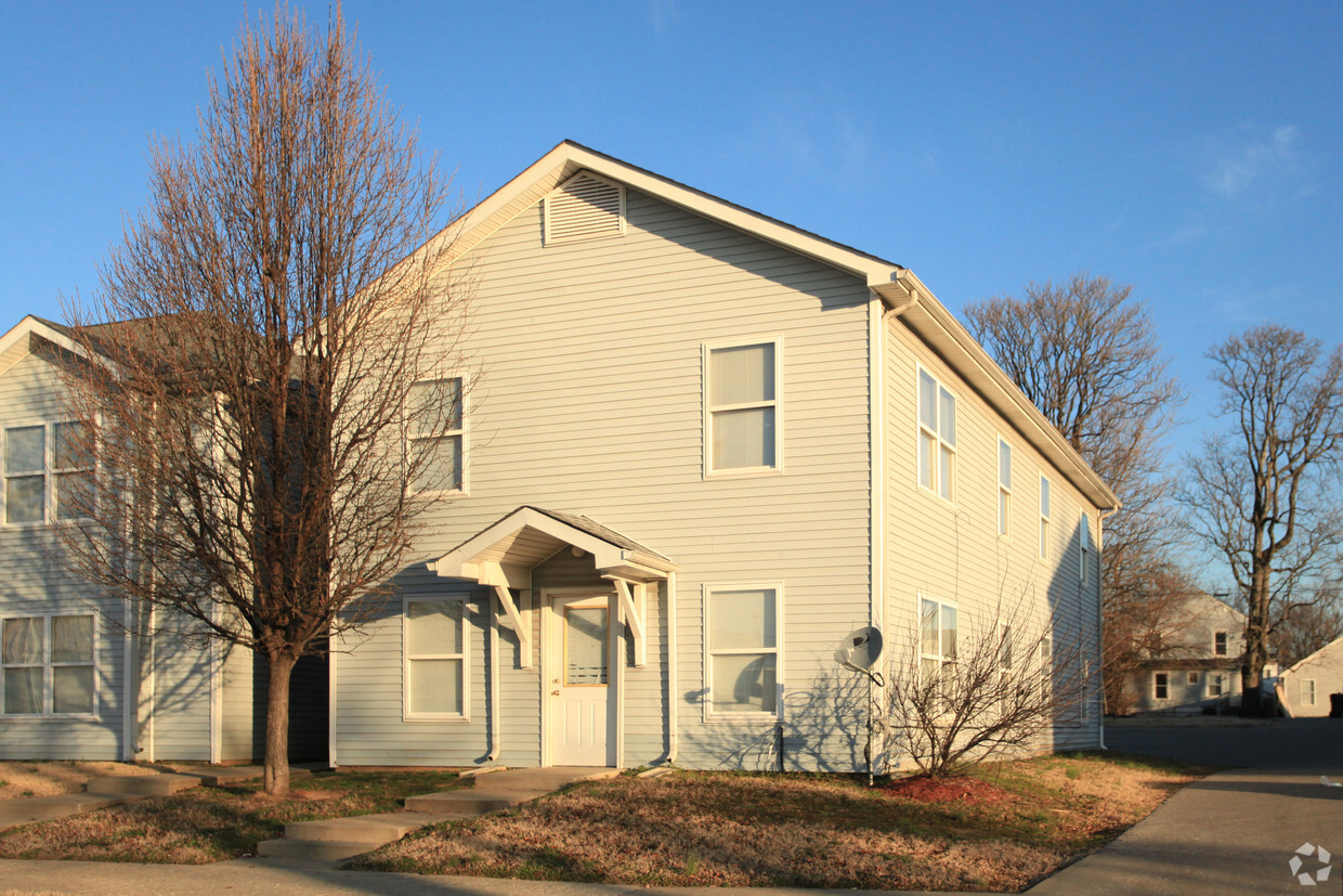 Building Photo - Madison Apartments