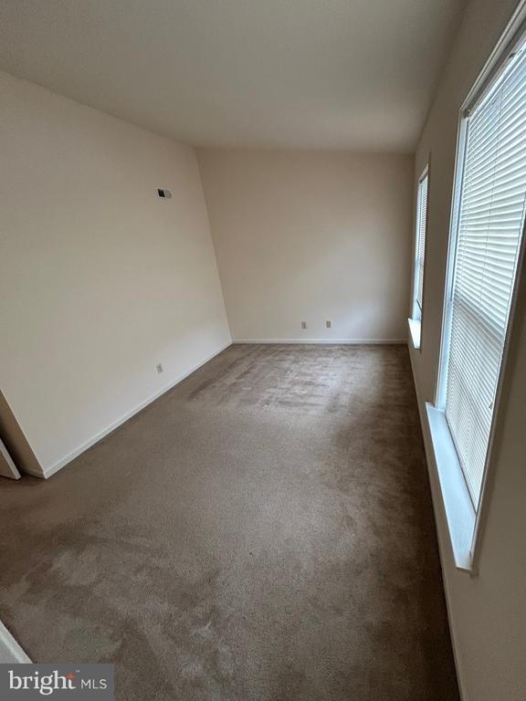 Building Photo - 420 W 8th St