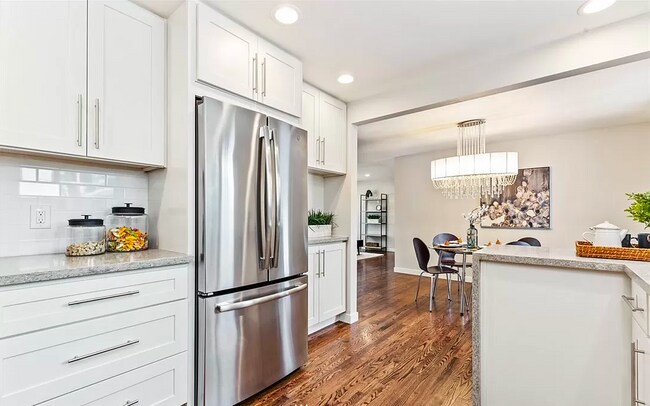 Foto del edificio - 1333 N 192nd St