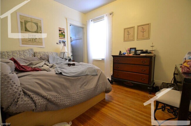 Foto del edificio - 9/1 No Fee! Spacious Lower Allston 3BR