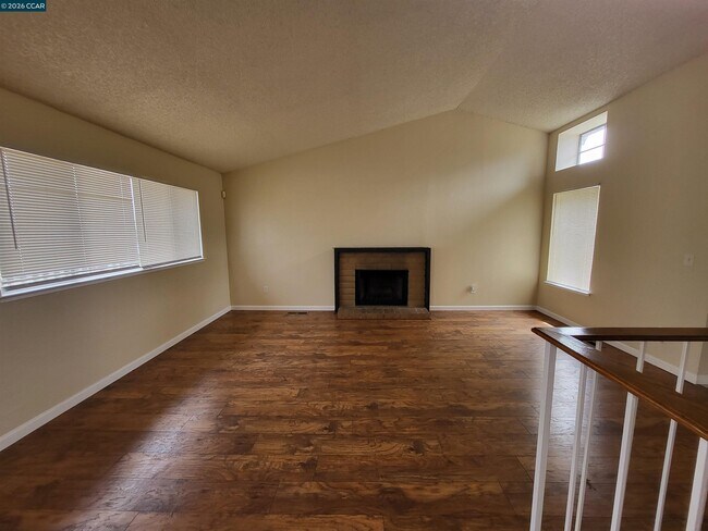 Foto del edificio - 5215 Bayview Ave