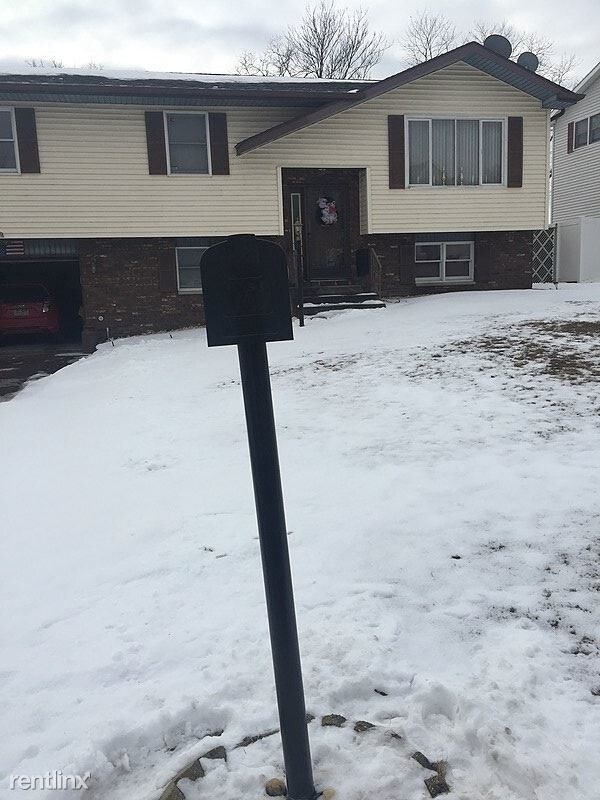 Primary Photo - 3 br, 2 bath House - 27 Grace Drive