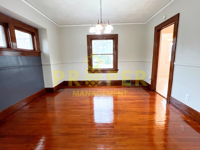 Foto del edificio - 3 bedrooms 1 bathrooms house for rent