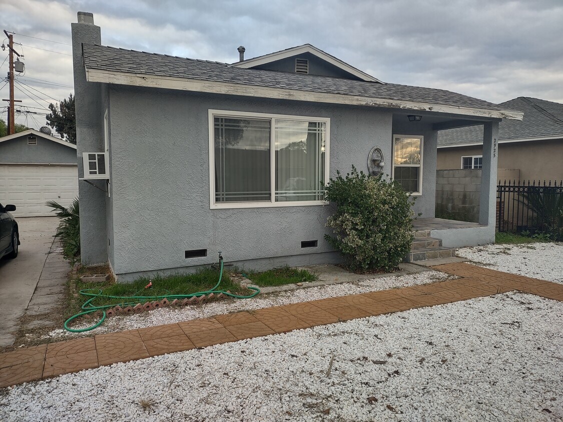 Primary Photo - 2925 Wall Ave