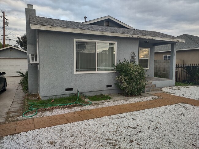 Building Photo - 2925 Wall Ave